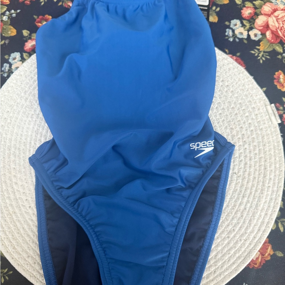 Speedo Vibrant solid Blue Swimwear team for girls size 28